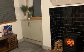 Cosy Cottage In Redcar - Workstays Uk